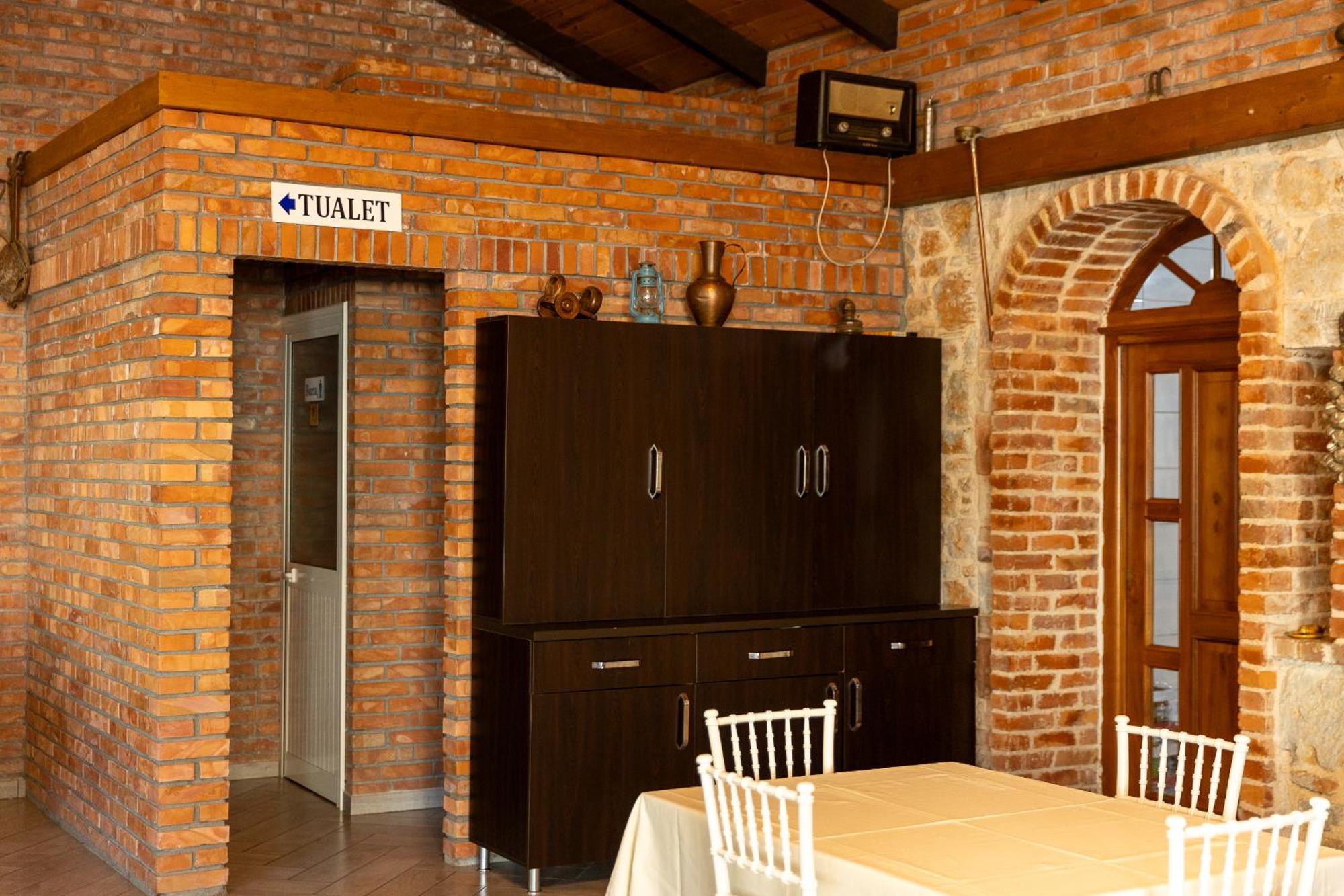 Hotel Paradise Shkoder Exterior photo