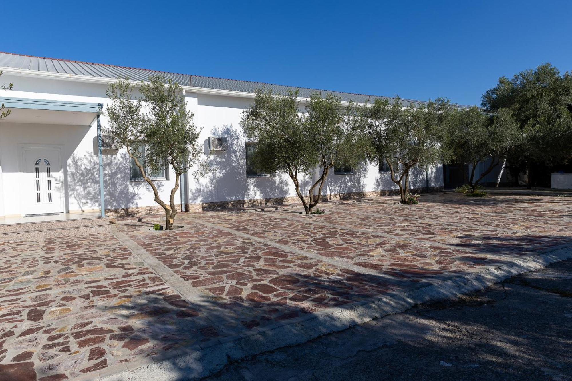 Hotel Paradise Shkoder Exterior photo