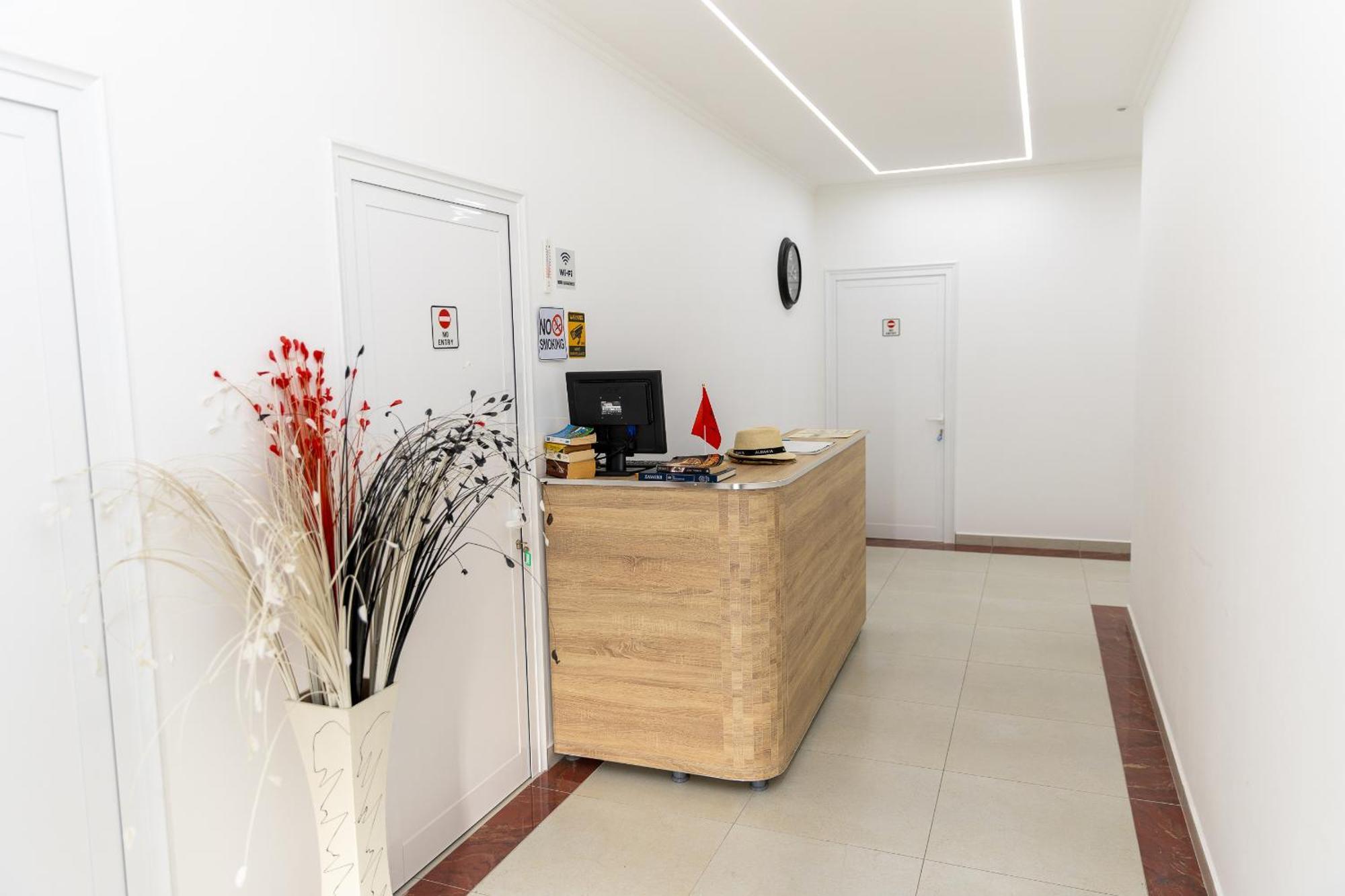 Hotel Paradise Shkoder Exterior photo